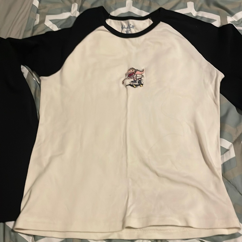 Súper cute brandy Melville baseball shirt! ❤️